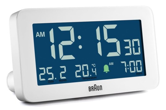 Braun vekkerklokke med temperatur og dato