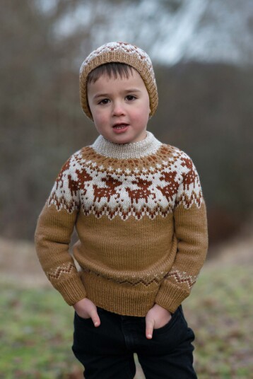 FAUNA genser og lue varm beige FAUNA genser og lue varm beige