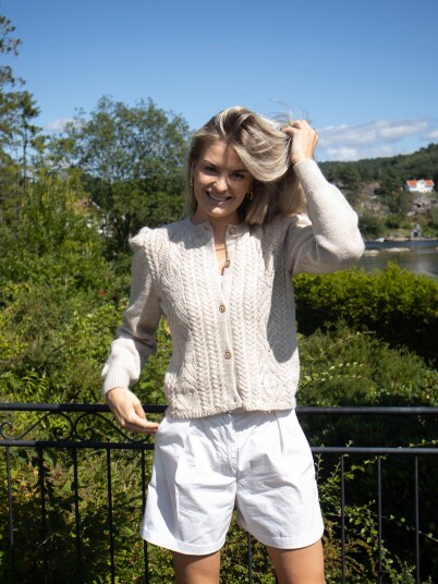 Du Store Alpakka 130 03 Tresser cardigan Sterk Du Store Alpakka 130 03 Tresser cardigan Sterk