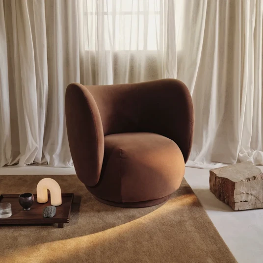 Ferm Living Rico Lounge Lenestol Rich Velvet   Soft brown