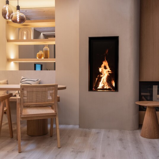 M-Design Luna Diamond 550V Svart Vedovn Med Støpejernsdør