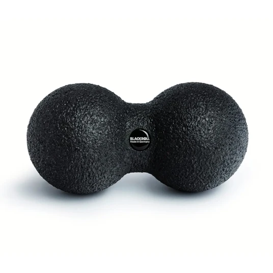 Blackroll Duoball massasjeball Ø: 12 cm. Laget av resirkulerbare materialer. Perfekt for massasje av ømme punkter på kroppen Blackroll Duoball massasjeball Ø: 12 cm. Laget av resirkulerbare materialer. Perfekt for massasje av ømme punkter på kroppen