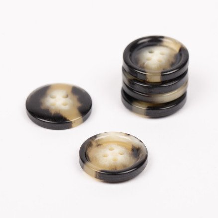 Drops Knapp imitert horn mokka 18mm 712 50 stk Drops Knapp imitert horn mokka 18mm 712 50 stk
