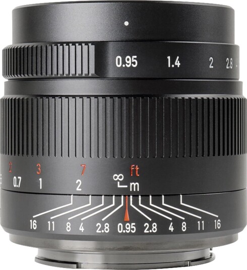 7Artisans 35mm f/0.95 RF mount APS-C. Sort