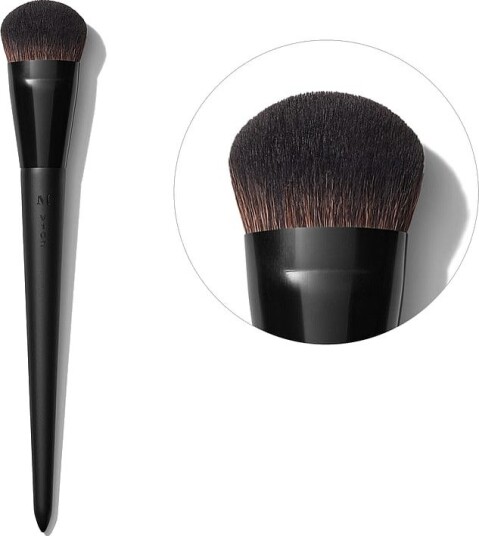 V102 Dense Edged Foundation Brush