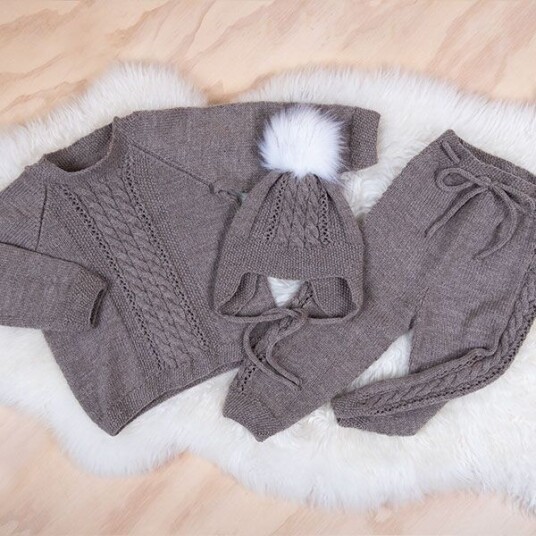 Bluum Strik Strikkesett Flette - garnpakke i Bluum Pure Eco Baby Wool