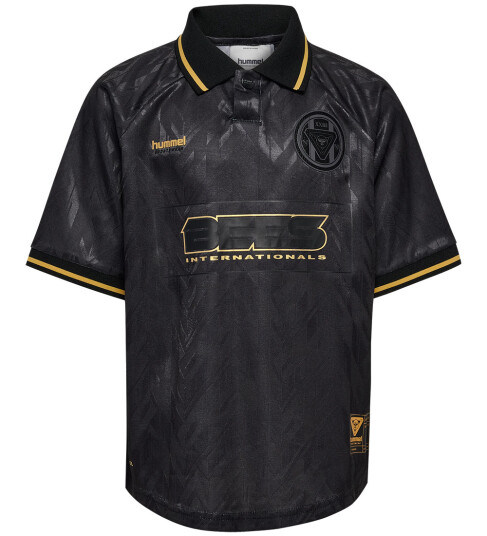 Hummel Hmljr Loose Bay Soccer Jersey S/S Black 104 Hummel Hmljr Loose Bay Soccer Jersey S/S Black 104