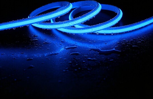 Ledlife 5m 9W/m Blå Slim COB strip   230V IP67 vanntett 296 LED kan klippes hver 10cm   Forpakning : 5m inkl. støpsel