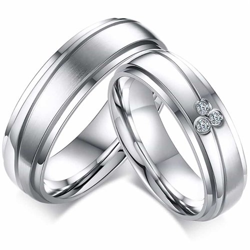 Naze forlovelsesring i rustfritt stål. Naze forlovelsesring i rustfritt stål.