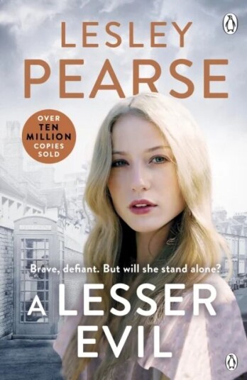 A Lesser Evil Av Lesley Pearse