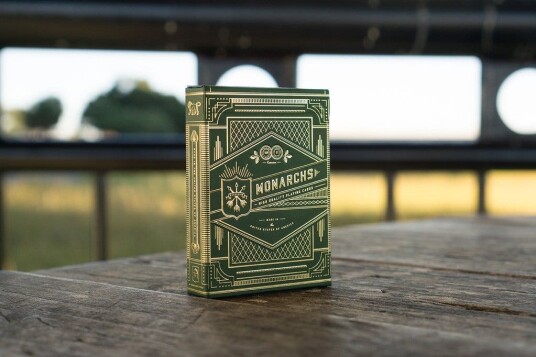 Monarch Green Deluxe Kortstokk - Brettspill fra Outland