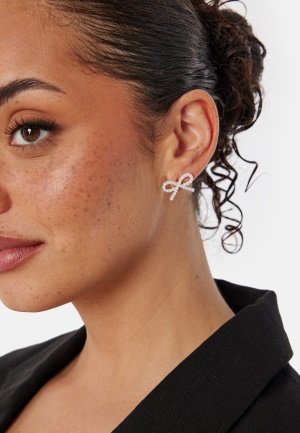 VILA VIKYREN BOW EARRINGS/EF Cloud Dancer Onesize VILA VIKYREN BOW EARRINGS/EF Cloud Dancer Onesize