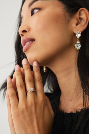 Ellos Collection Ring med avlang stein Gull