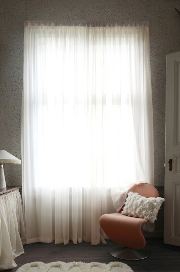 Mimou Tynn hotellgardin dobbel bredde Beige