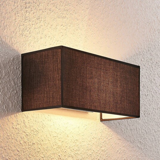 Lindby Adea stoff-vegglampe, 30 cm, kantet, svart