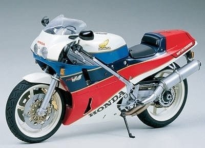 Tamiya 1/12 Honda VFR750R Tamiya 1/12 Honda VFR750R
