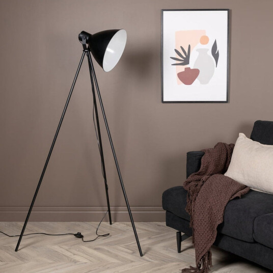 Venture Home Tiv gulvlampe 139,5 cm - Svart 1674638-01-0 1674638-02-0 Venture Home Tiv gulvlampe 139,5 cm - Svart 1674638-01-0 1674638-02-0