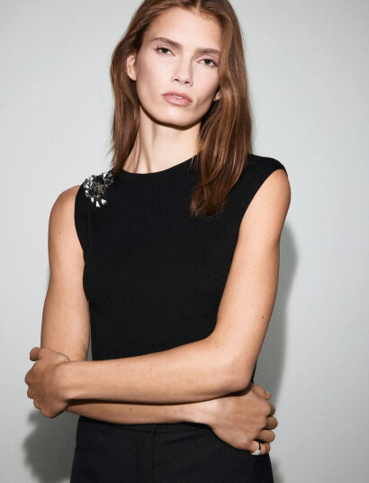 Mango Knitted Top With Metallic Flower Black M