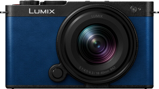 Panasonic Lumix S9 kit 18-40mm f/4.5-6.3 Night Blue 24.2 MP