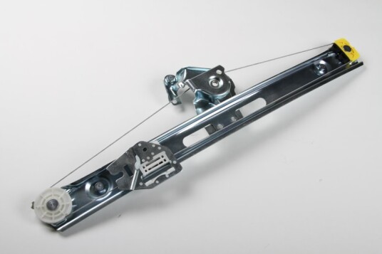 Camco Vindusheismek komplett bak høyre E46 8 3283 R