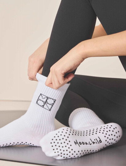 Moonchild Yoga Wear Moonchild Pilates Socks - White - M (39-41) Moonchild Yoga Wear Moonchild Pilates Socks - White - M (39-41)