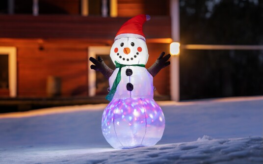 Enne Joyful Snømann Oppblåsbar med LED-lys - 120 cm Enne Joyful Snømann Oppblåsbar med LED-lys - 120 cm