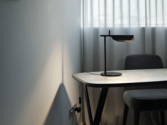 Flos Flos Tab bordlampe Led svart Flos Flos Tab bordlampe Led svart