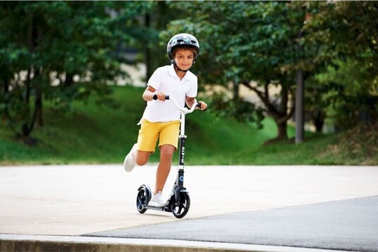 Micro Cruiser, Svart - Sparkesykkel med store hjul Micro Cruiser, Svart - Sparkesykkel med store hjul