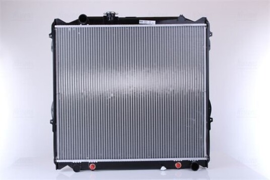 Radiator NISSENS 64637A