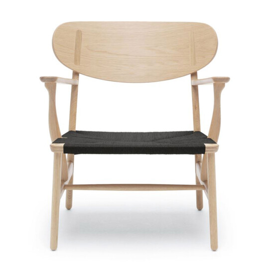 Carl Hansen & Søn CH22 Eik Hvitoljet / Seteflett Svart