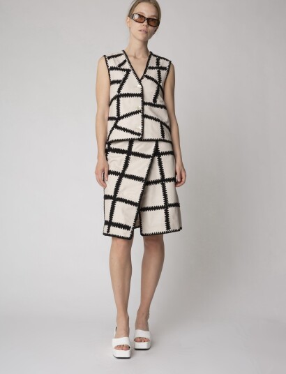 Résumé Rezars Vest White 40