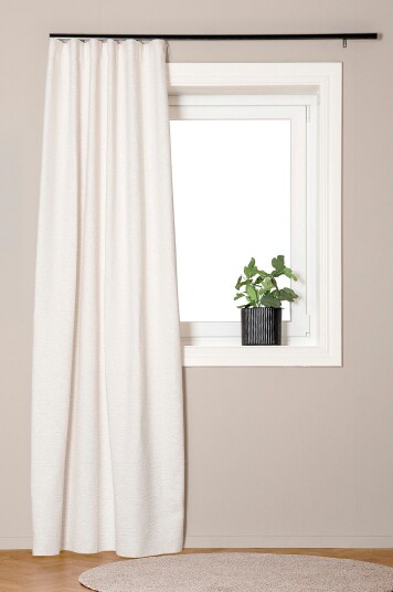 Hasta Bouclé gardin Hilma 132x250cm Hvit