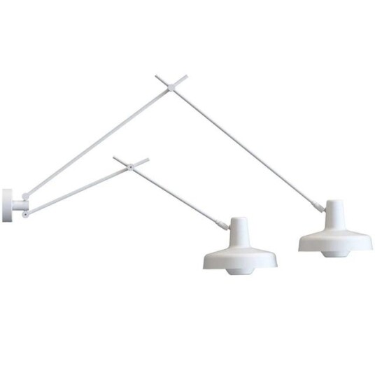 Grupa Products Arigato Dobbel Vegglampe Lang/Kort Hvit Grupa Products Arigato Dobbel Vegglampe Lang/Kort Hvit