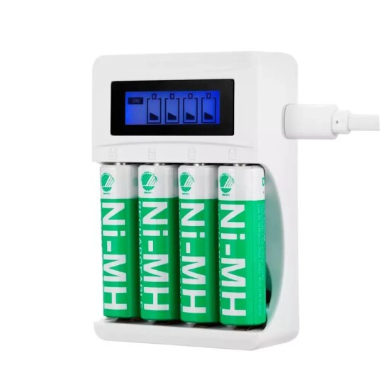 Deltaco USB Batterilader for AA/AAA NiMH med 4 AA-batterier - Hvit Deltaco USB Batterilader for AA/AAA NiMH med 4 AA-batterier - Hvit