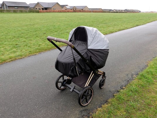 BabyDan SuperSafe Regntrekk til Barnevogn - Svart - 80 cm Reflekterende BabyDan SuperSafe Regntrekk til Barnevogn - Svart - 80 cm Reflekterende