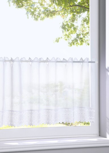bonprix Gardinkappe med brodert kant 1 (H/B: 30/90 cm),2 (H/B: 30/120 cm),3 (H/B: 45/90 cm),4 (H/B: 45/120 cm),5 (H/B: 60/120 cm),6 (H/B: 60/140 cm.) hvit