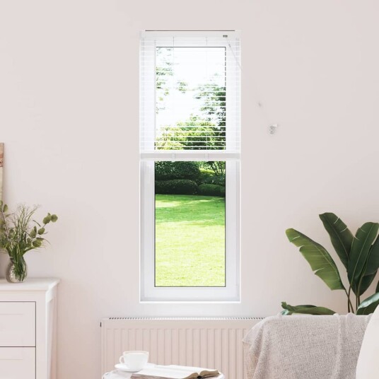 Vindu Persienne med gardiner Manual Hvit Aluminium Vindu Persienne med gardiner Manual Hvit Aluminium