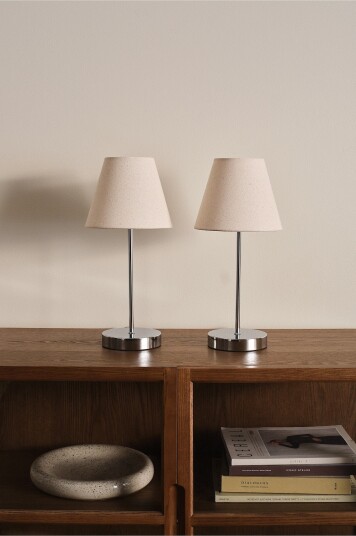Jotex LASSE 2pakke bordlampe Lin beige/krom 2250741010 Jotex LASSE 2pakke bordlampe Lin beige/krom 2250741010