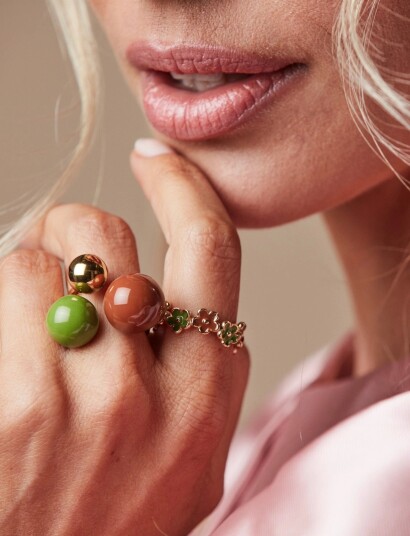 Bud to rose Calista Enamel Ring Brown/Green/Gold Gold Bud to rose Calista Enamel Ring Brown/Green/Gold Gold