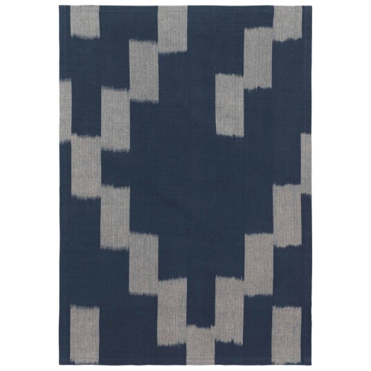 Ferm Living Ikat Kjøkkenhåndkle 50x70 cm Ink Blue / Parchment Ferm Living Ikat Kjøkkenhåndkle 50x70 cm Ink Blue / Parchment