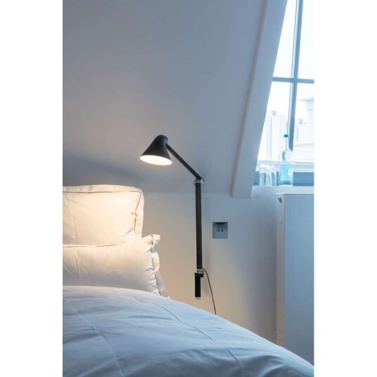 Louis Poulsen - NJP Box LED Vegglampe 2700K Long Black Louis Poulsen Louis Poulsen - NJP Box LED Vegglampe 2700K Long Black Louis Poulsen