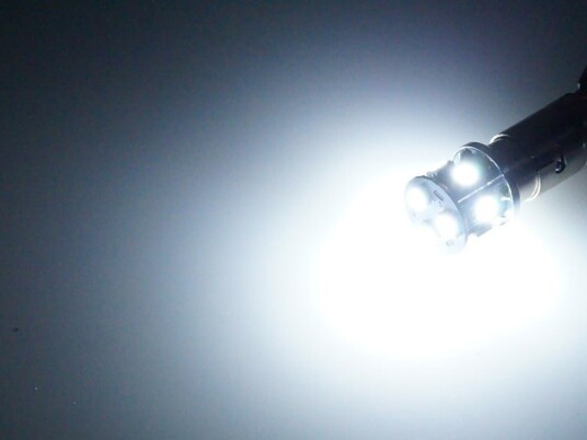 LED pære 9xSMD   10 30V BA15S Lys farge: Hvit 6000k