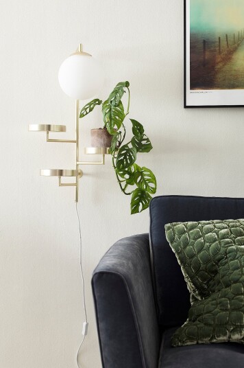 Globen Lighting   Vegglampe Astoria   Messing
