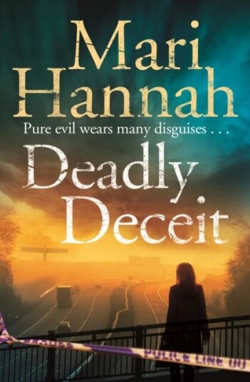 Deadly Deceit Av Mari Hannah