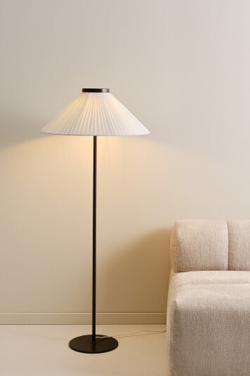 Jotex ALVAR gulvlampe Beige 2075131010 Jotex ALVAR gulvlampe Beige 2075131010