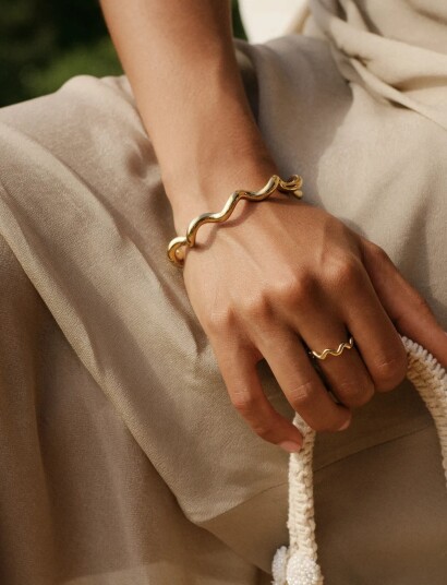 Edblad Spiral Bangle Gold S Gold S 16 Edblad Spiral Bangle Gold S Gold S 16