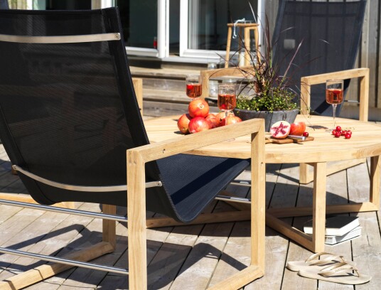 Brafab Vevi lounge gruppe Teak/svart 4 lenestoler & bord 120 cm