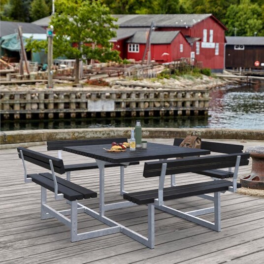 Piknikbord PLUS Picnic med 4 Ryggstøtter 224 cm Piknikbord PLUS Picnic med 4 Ryggstøtter 224 cm