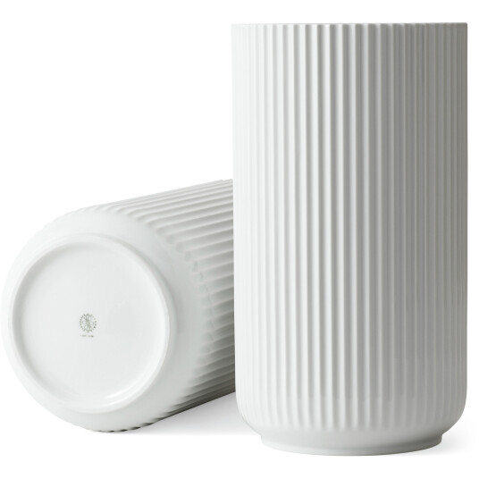 Lyngby Porcelæn Lyngbyvasen 38 cm., porselen - hvit Lyngby Porcelæn Lyngbyvasen 38 cm., porselen - hvit