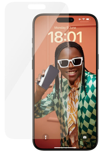 PanzerGlass Classic-Fit Skjermbeskyttelse for iPhone 15 Pro Max - Krystallklar 0.45mm